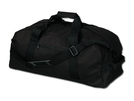 Reisetasche aus Polyester 600D mit Schultergurt. 1 Hauptfach und 1 kleines Fach, fester Boden.
