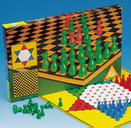 Halma mit Holzsteinen