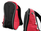 Rucksack aus Polyester 600D/RIPSTOP. 1 Hauptfach und 3 weitere Faecher, Kopfhoererloch. Kapazitaet 10 l.