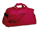 Reisetasche aus Polyester 420D mit Schultergurt. 1 Hauptfach und 2 weitere Faecher, fester Boden.
