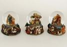 SCHNEEKUGEL KRIPPE POLY SORT.9CM